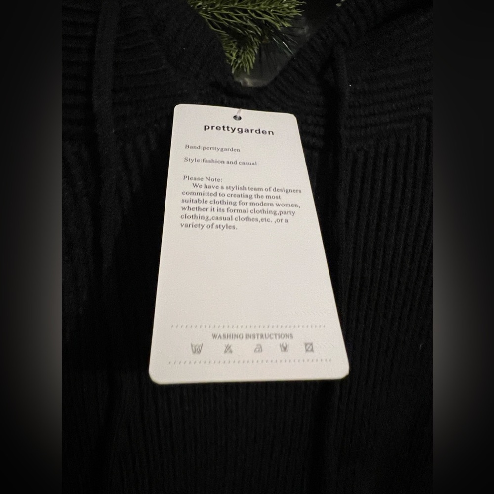 Sweater dress with hood new with tags size large - Picture 5 of 5